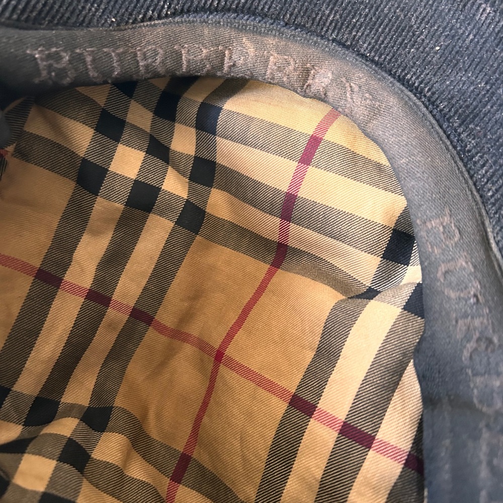 Burberry black suede hat . - Picture 4 of 5